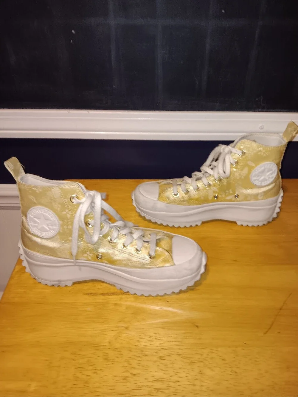 Converse Chuck Taylor Run Star Hike Limited Edition Sneakers Size 6.5